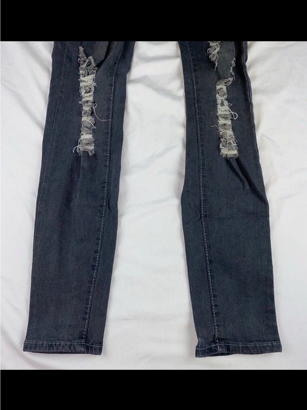 Jeans - Picture 10 of 12